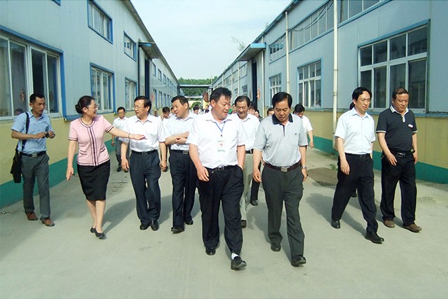 河南省人大常委會(huì)民族僑務(wù)、外事工作委員會(huì)主任李清樹(shù)到我公司參觀指導(dǎo)工作