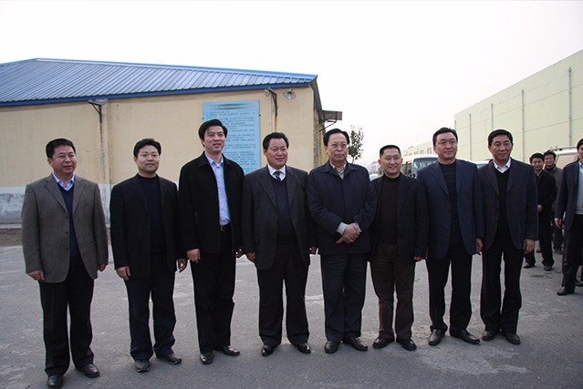 徐光春書(shū)記等領(lǐng)導(dǎo)親切合影